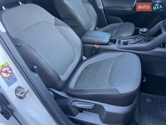 Белый Шкода Kodiaq, объемом двигателя 1.97 л и пробегом 219 тыс. км за 26200 $, фото 36 на Automoto.ua