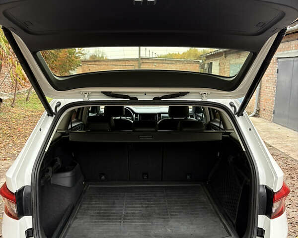 Белый Шкода Kodiaq, объемом двигателя 1.98 л и пробегом 232 тыс. км за 23000 $, фото 22 на Automoto.ua