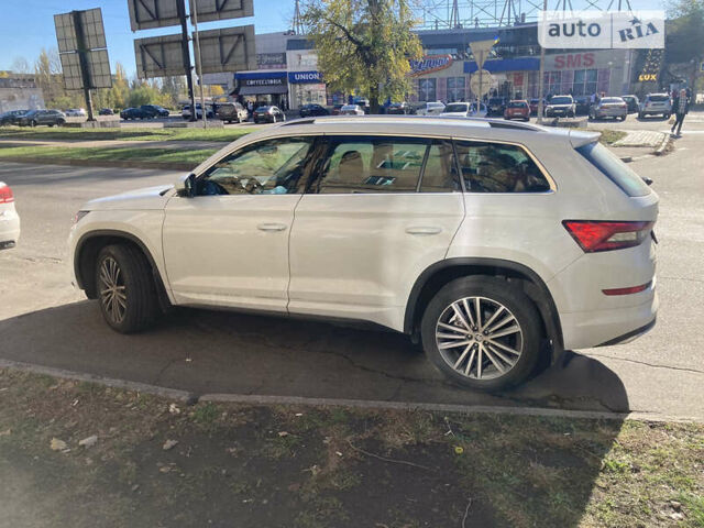 Белый Шкода Kodiaq, объемом двигателя 1.98 л и пробегом 33 тыс. км за 41000 $, фото 2 на Automoto.ua