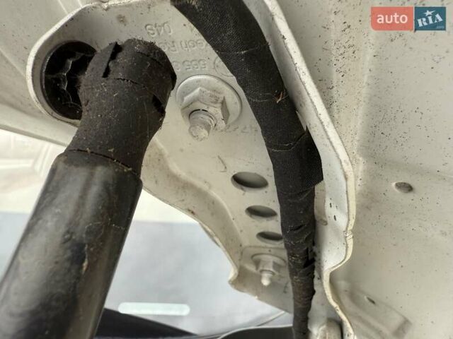 Белый Шкода Kodiaq, объемом двигателя 1.98 л и пробегом 56 тыс. км за 30500 $, фото 114 на Automoto.ua