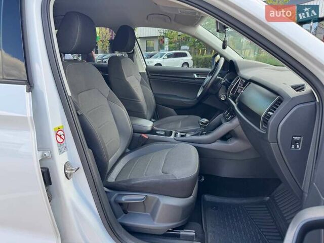 Шкода Kodiaq 2020 у Києві на Automoto.ua Білий Шкода Kodiaq, об'ємом двигуна 1.98 л та пробігом 72 тис. км за 28990 $, фото 9 на Automoto.ua
