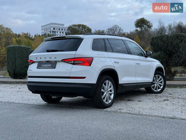 Белый Шкода Kodiaq, объемом двигателя 1.98 л и пробегом 95 тыс. км за 26699 $, фото 6 на Automoto.ua