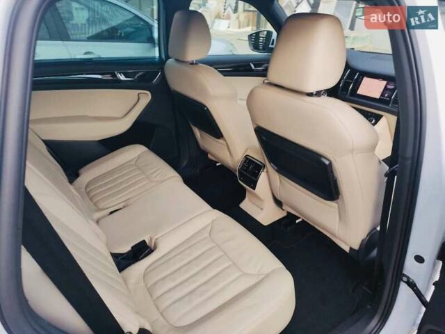 Білий Шкода Kodiaq, об'ємом двигуна 1.97 л та пробігом 190 тис. км за 30950 $, фото 21 на Automoto.ua