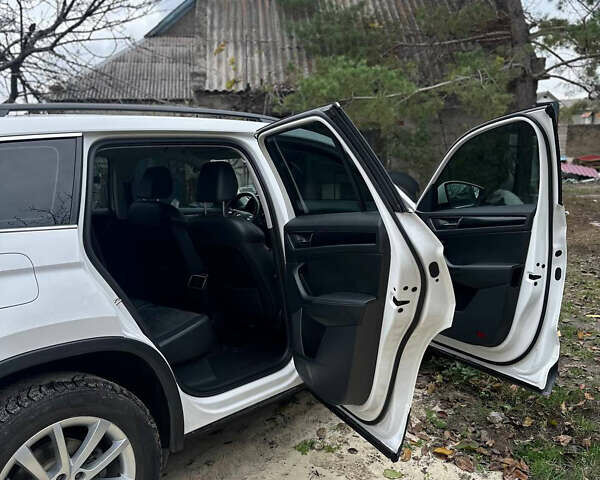 Белый Шкода Kodiaq, объемом двигателя 1.9 л и пробегом 78 тыс. км за 30900 $, фото 3 на Automoto.ua
