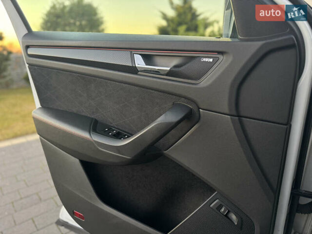 Белый Шкода Kodiaq, объемом двигателя 2 л и пробегом 195 тыс. км за 34999 $, фото 48 на Automoto.ua