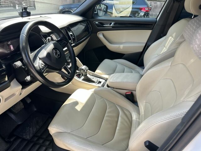 Белый Шкода Kodiaq, объемом двигателя 2 л и пробегом 199 тыс. км за 29900 $, фото 6 на Automoto.ua