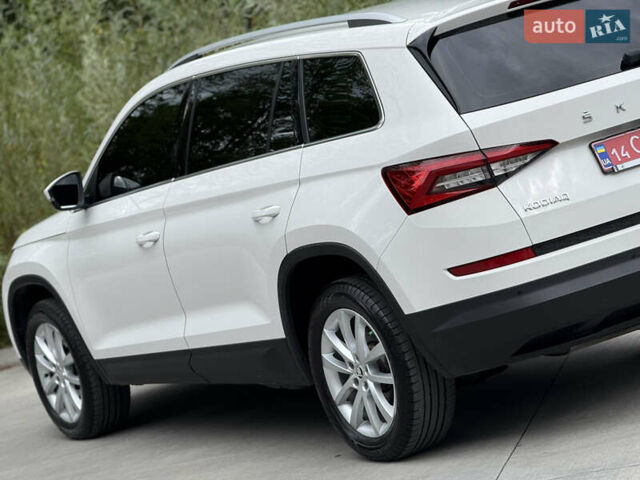 Белый Шкода Kodiaq, объемом двигателя 1.97 л и пробегом 164 тыс. км за 29990 $, фото 12 на Automoto.ua