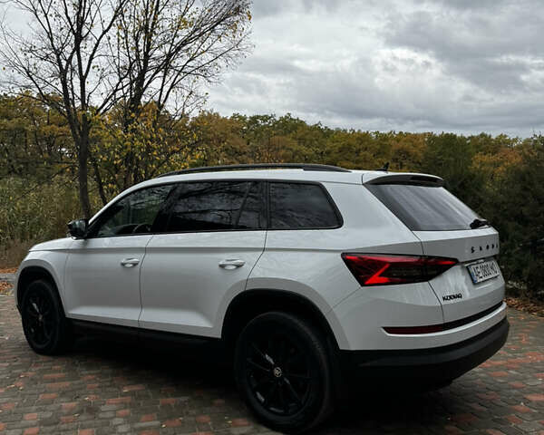 Белый Шкода Kodiaq, объемом двигателя 1.98 л и пробегом 113 тыс. км за 32000 $, фото 8 на Automoto.ua