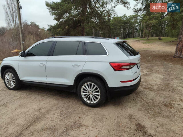 Белый Шкода Kodiaq, объемом двигателя 1.98 л и пробегом 74 тыс. км за 29500 $, фото 5 на Automoto.ua