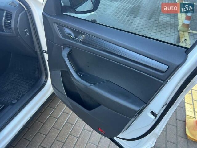 Белый Шкода Kodiaq, объемом двигателя 1.97 л и пробегом 219 тыс. км за 26200 $, фото 41 на Automoto.ua