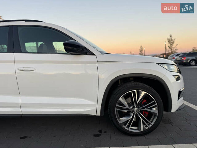 Белый Шкода Kodiaq, объемом двигателя 2 л и пробегом 195 тыс. км за 34999 $, фото 25 на Automoto.ua