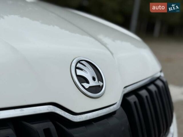 Белый Шкода Kodiaq, объемом двигателя 1.98 л и пробегом 56 тыс. км за 30500 $, фото 43 на Automoto.ua