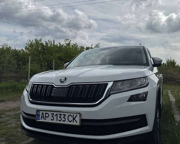 Белый Шкода Kodiaq, объемом двигателя 1.98 л и пробегом 33 тыс. км за 34500 $, фото 101 на Automoto.ua