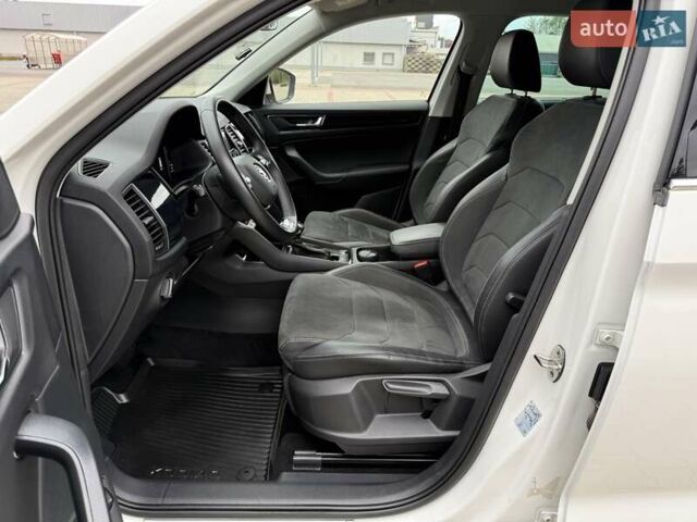 Белый Шкода Kodiaq, объемом двигателя 1.98 л и пробегом 56 тыс. км за 30500 $, фото 51 на Automoto.ua