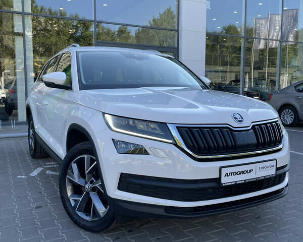 Белый Шкода Kodiaq, объемом двигателя 1.97 л и пробегом 200 тыс. км за 27500 $, фото 2 на Automoto.ua