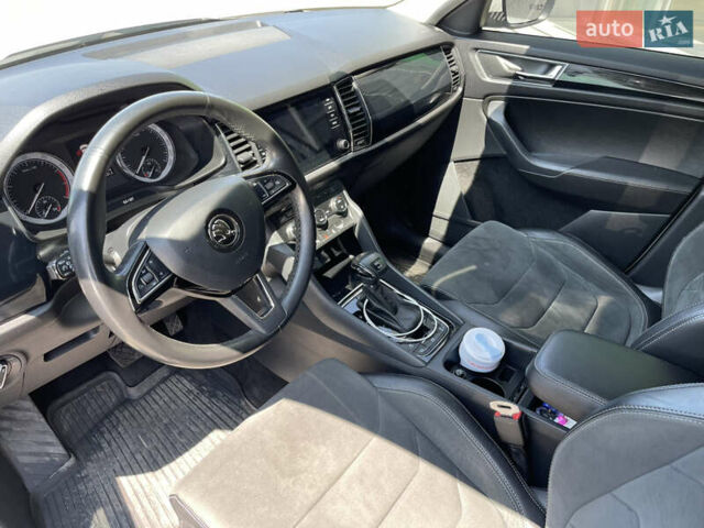 Белый Шкода Kodiaq, объемом двигателя 1.98 л и пробегом 234 тыс. км за 26000 $, фото 12 на Automoto.ua