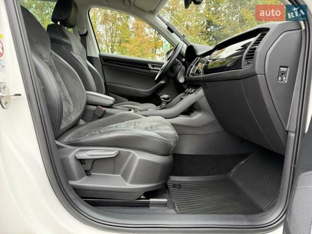 Белый Шкода Kodiaq, объемом двигателя 1.98 л и пробегом 56 тыс. км за 30500 $, фото 90 на Automoto.ua