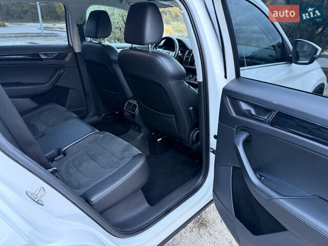 Белый Шкода Kodiaq, объемом двигателя 1.98 л и пробегом 95 тыс. км за 26699 $, фото 28 на Automoto.ua
