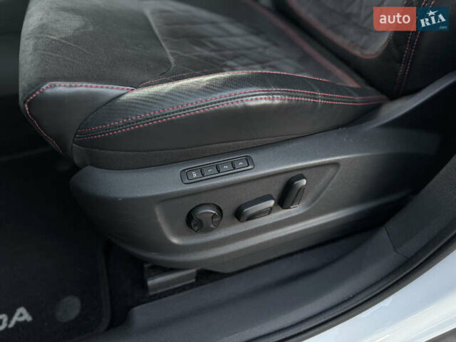 Белый Шкода Kodiaq, объемом двигателя 2 л и пробегом 195 тыс. км за 34999 $, фото 33 на Automoto.ua