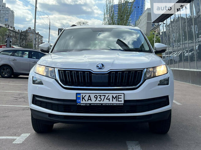 Білий Шкода Kodiaq, об'ємом двигуна 2 л та пробігом 104 тис. км за 23700 $, фото 2 на Automoto.ua