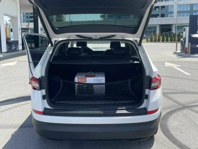 Шкода Kodiaq 2020 в Львове на Automoto.ua Белый Шкода Kodiaq, объемом двигателя 1.98 л и пробегом 73 тыс. км за 28900 $, фото 6 на Automoto.ua