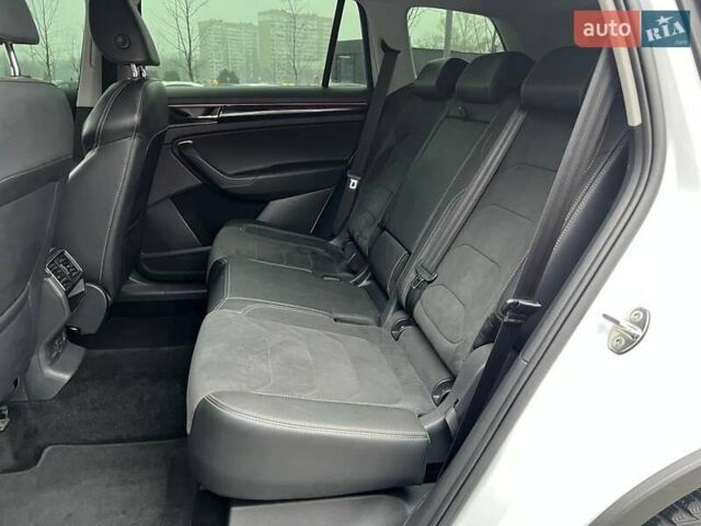 Білий Шкода Kodiaq, об'ємом двигуна 1.98 л та пробігом 75 тис. км за 29490 $, фото 10 на Automoto.ua