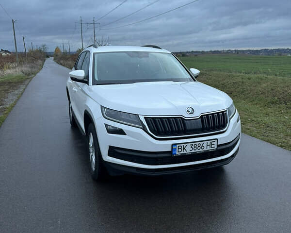 Білий Шкода Kodiaq, об'ємом двигуна 1.98 л та пробігом 192 тис. км за 25500 $, фото 3 на Automoto.ua