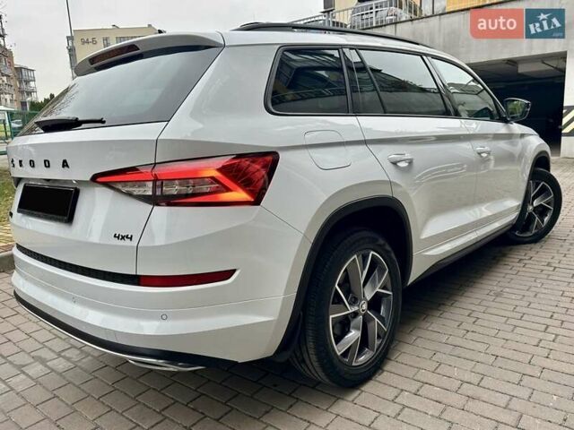 Белый Шкода Kodiaq, объемом двигателя 1.98 л и пробегом 70 тыс. км за 33900 $, фото 30 на Automoto.ua