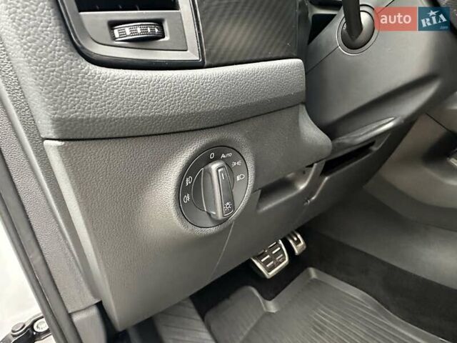 Белый Шкода Kodiaq, объемом двигателя 1.98 л и пробегом 70 тыс. км за 33900 $, фото 45 на Automoto.ua