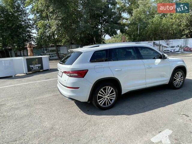 Белый Шкода Kodiaq, объемом двигателя 1.98 л и пробегом 106 тыс. км за 33500 $, фото 5 на Automoto.ua