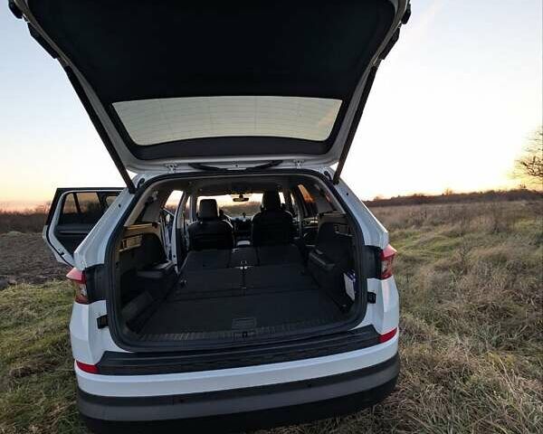 Белый Шкода Kodiaq, объемом двигателя 1.98 л и пробегом 100 тыс. км за 34000 $, фото 10 на Automoto.ua