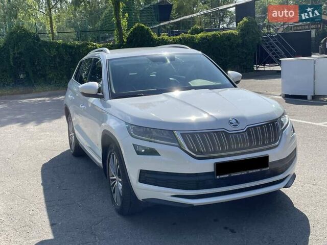Белый Шкода Kodiaq, объемом двигателя 1.98 л и пробегом 106 тыс. км за 33500 $, фото 2 на Automoto.ua