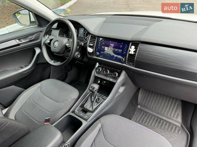 Белый Шкода Kodiaq, объемом двигателя 2 л и пробегом 94 тыс. км за 33900 $, фото 28 на Automoto.ua
