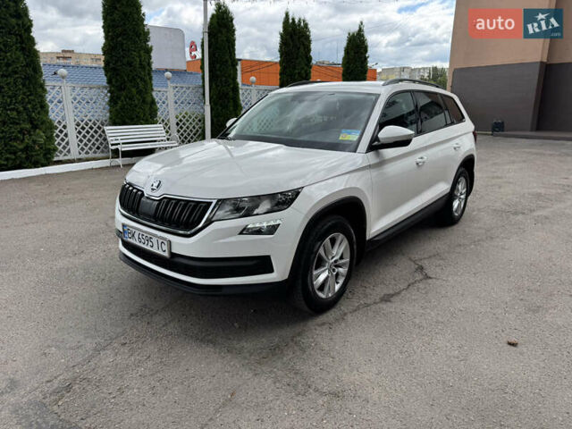 Белый Шкода Kodiaq, объемом двигателя 2 л и пробегом 94 тыс. км за 33900 $, фото 7 на Automoto.ua