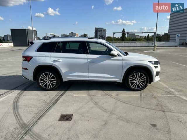 Белый Шкода Kodiaq, объемом двигателя 1.98 л и пробегом 77 тыс. км за 38900 $, фото 2 на Automoto.ua