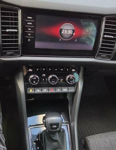 Белый Шкода Kodiaq, объемом двигателя 2 л и пробегом 200 тыс. км за 32000 $, фото 28 на Automoto.ua