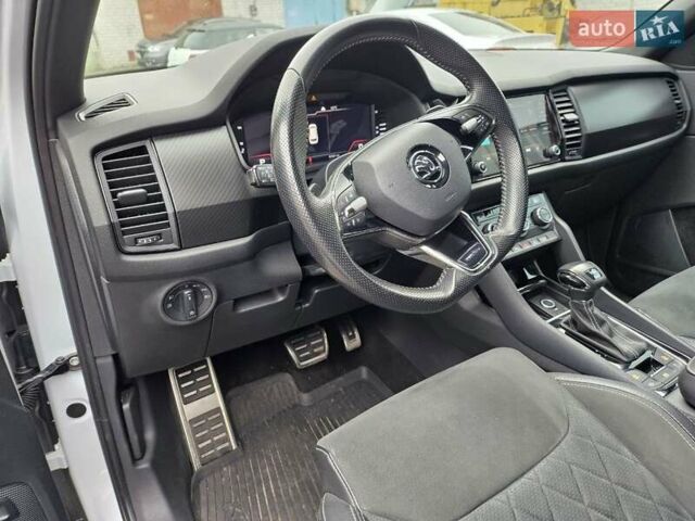 Белый Шкода Kodiaq, объемом двигателя 1.98 л и пробегом 84 тыс. км за 34000 $, фото 3 на Automoto.ua