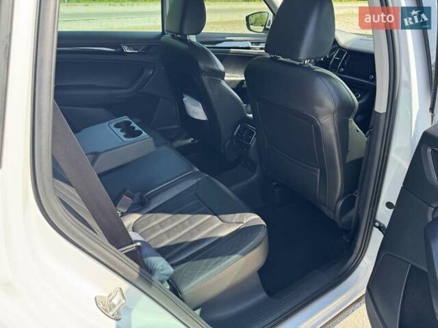 Белый Шкода Kodiaq, объемом двигателя 1.98 л и пробегом 104 тыс. км за 35300 $, фото 29 на Automoto.ua
