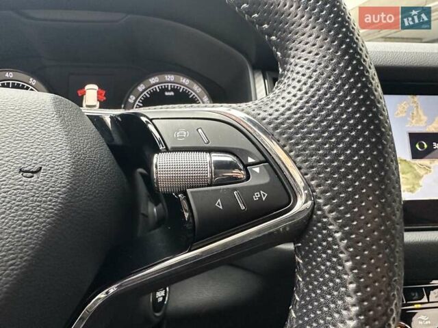 Белый Шкода Kodiaq, объемом двигателя 1.98 л и пробегом 70 тыс. км за 33900 $, фото 55 на Automoto.ua