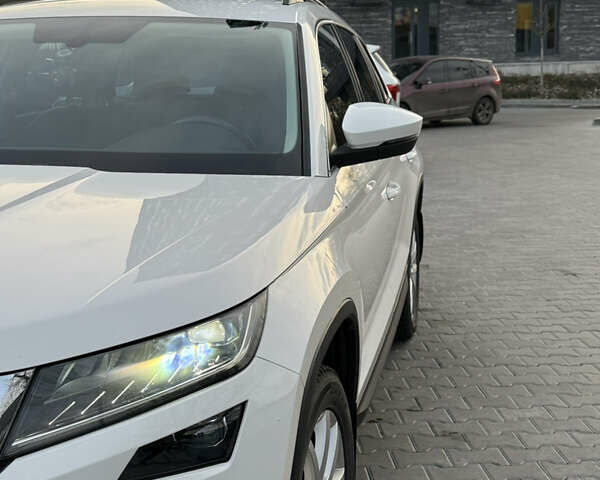 Білий Шкода Kodiaq, об'ємом двигуна 1.98 л та пробігом 197 тис. км за 22999 $, фото 12 на Automoto.ua
