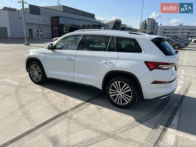 Белый Шкода Kodiaq, объемом двигателя 1.98 л и пробегом 77 тыс. км за 38900 $, фото 5 на Automoto.ua