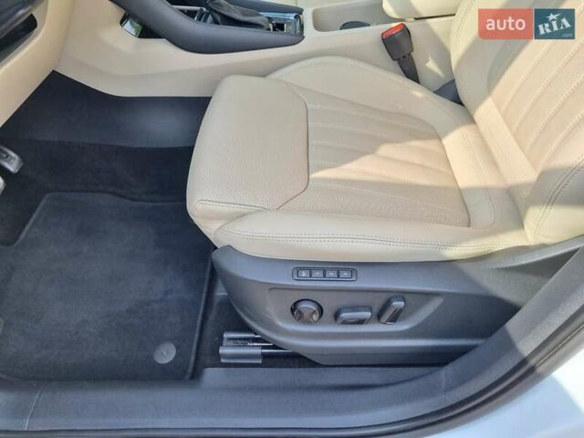 Білий Шкода Kodiaq, об'ємом двигуна 1.97 л та пробігом 185 тис. км за 37500 $, фото 16 на Automoto.ua