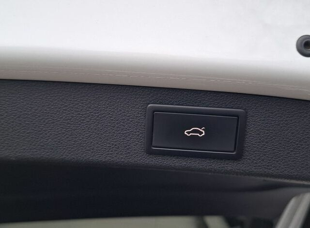 Білий Шкода Kodiaq, об'ємом двигуна 2 л та пробігом 242 тис. км за 22000 $, фото 8 на Automoto.ua