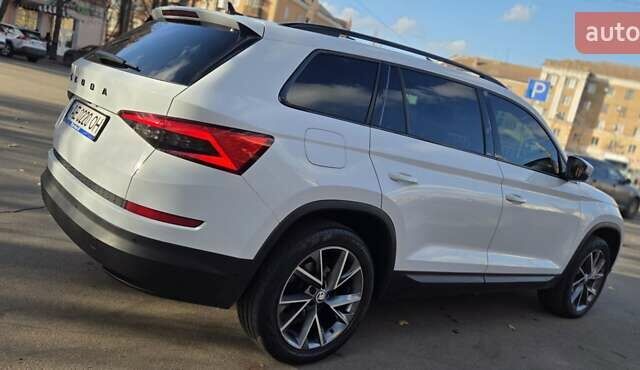 Белый Шкода Kodiaq, объемом двигателя 2 л и пробегом 200 тыс. км за 32000 $, фото 6 на Automoto.ua