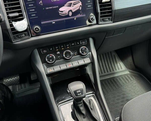 Белый Шкода Kodiaq, объемом двигателя 2 л и пробегом 94 тыс. км за 33900 $, фото 10 на Automoto.ua
