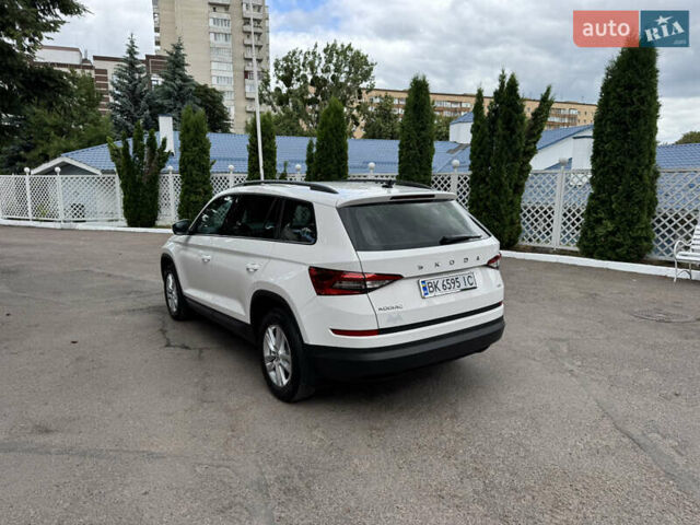 Белый Шкода Kodiaq, объемом двигателя 2 л и пробегом 94 тыс. км за 33900 $, фото 6 на Automoto.ua