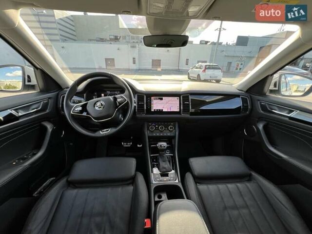 Белый Шкода Kodiaq, объемом двигателя 1.98 л и пробегом 77 тыс. км за 38900 $, фото 14 на Automoto.ua