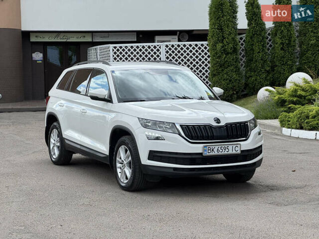 Белый Шкода Kodiaq, объемом двигателя 2 л и пробегом 94 тыс. км за 33900 $, фото 47 на Automoto.ua