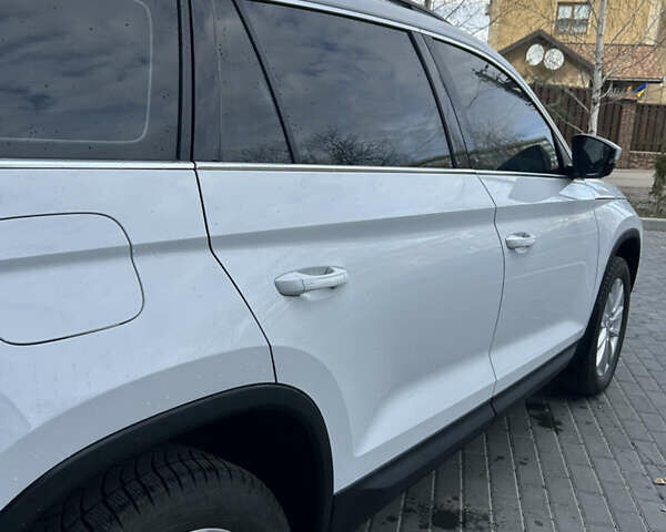 Белый Шкода Kodiaq, объемом двигателя 1.98 л и пробегом 57 тыс. км за 29500 $, фото 22 на Automoto.ua