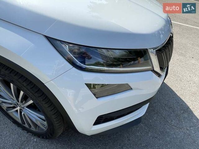 Белый Шкода Kodiaq, объемом двигателя 1.98 л и пробегом 106 тыс. км за 33500 $, фото 32 на Automoto.ua